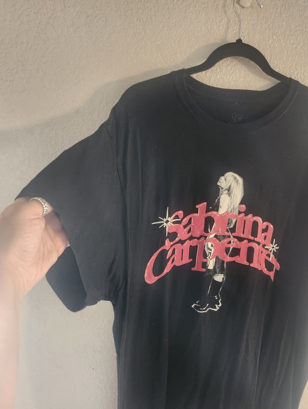 🖤❤️✨EUC Sabrina Carpenter "Sabrina Carpenter Graphic T-Shirt" 💯% Cotton🙌🏻2XL - Picture 4 of 7